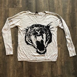 Express Women’s sweater size M